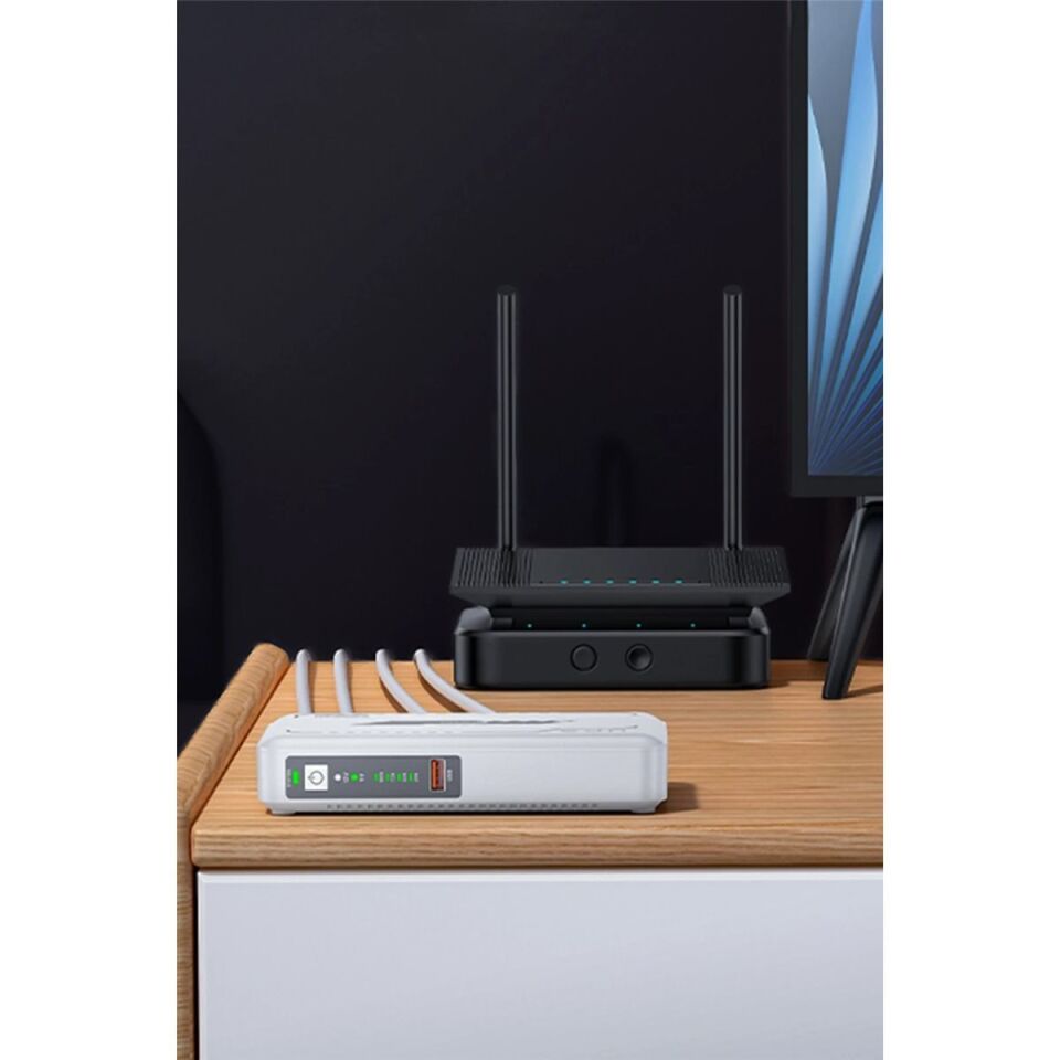 Yesido YP74E 8800 mAh Bataryalı Mini DC Kesintisiz Güç Kaynağı - Beyaz