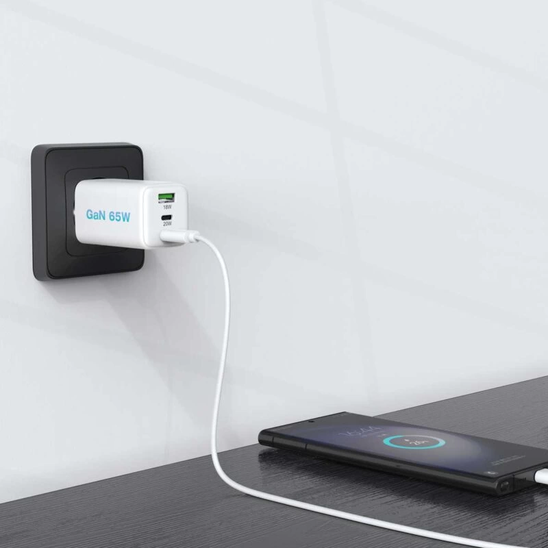 İBERRY 65W TYPE-C VE USB ÇIKIŞLI ADAPTÖR Hİ65